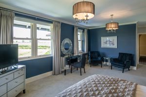 Principal bedroom- click for photo gallery